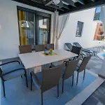 Essenza - Mare Vila