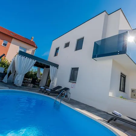 Essenza - Mare Vodice