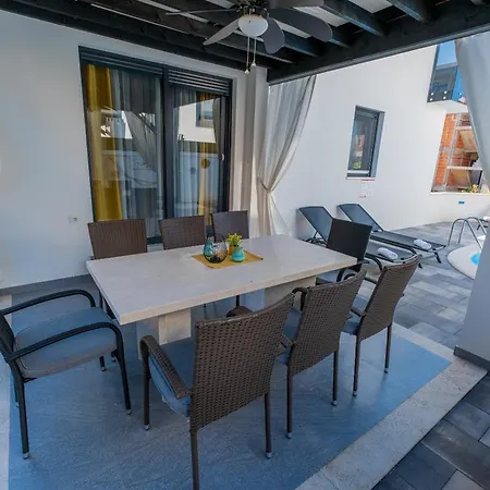 Essenza - Mare Vodice